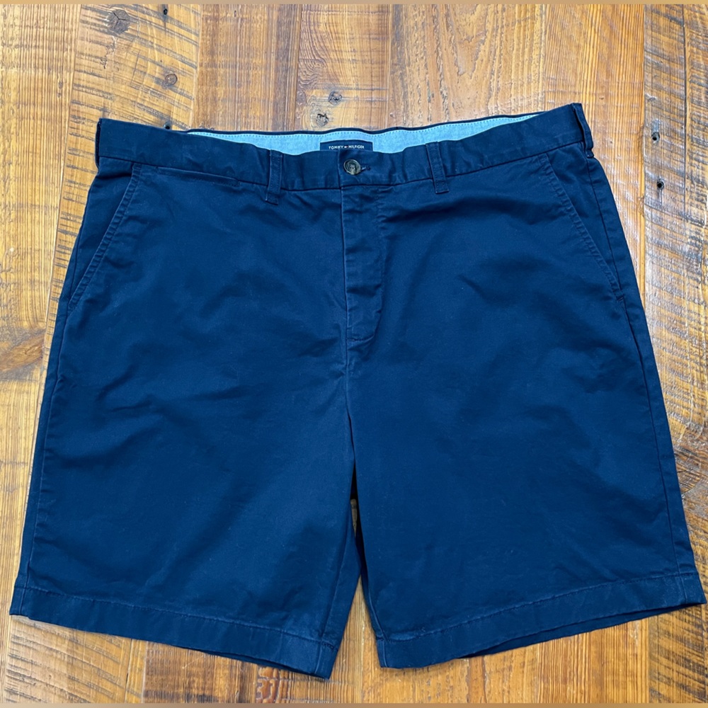 NWOT Tommy Hilfiger Navy Chino Shorts Size 40